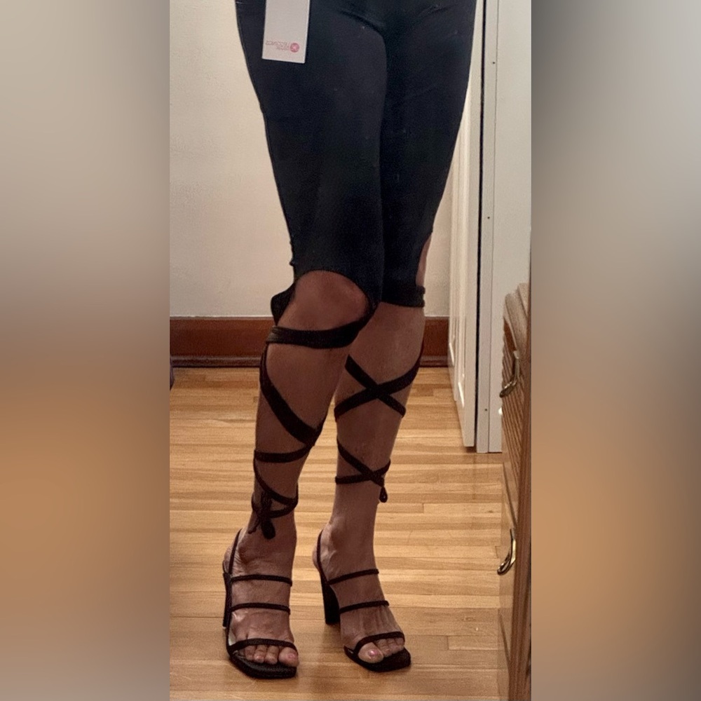 NWT! ❤️‍🔥 Sexy Leggings!
